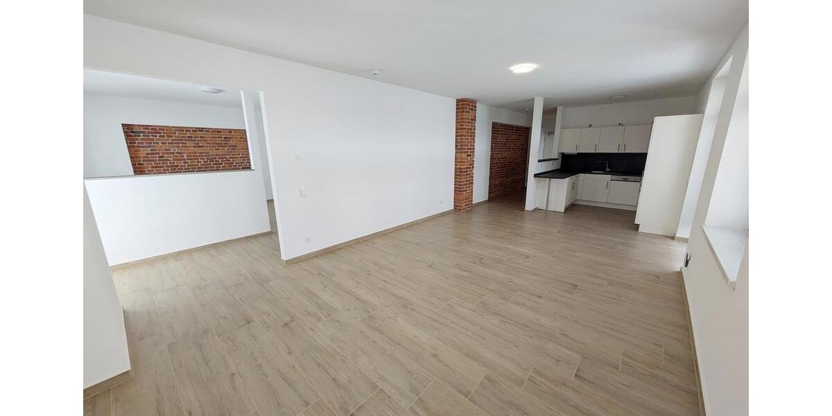 Etagenwohnung Zwickau - 2 Zimmer, 83 m&sup2;, 800&euro; | Angebot:26008215