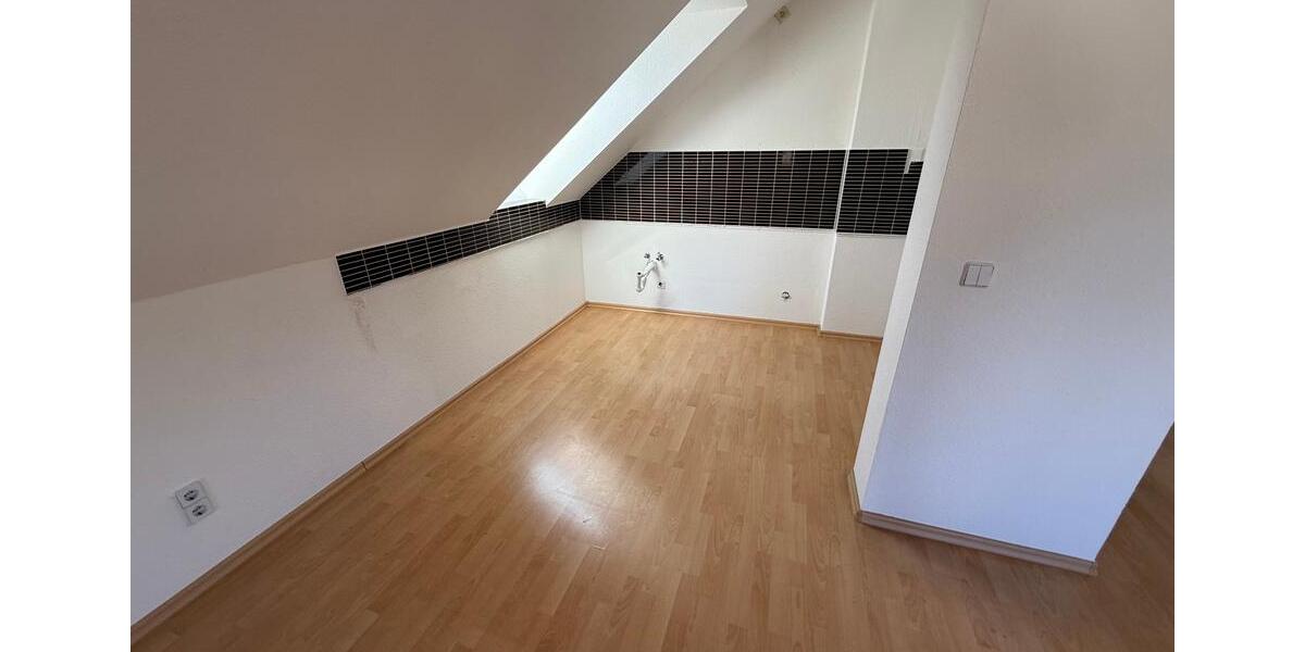 Dachgeschoßwohnung Zwickau Zwickau-Nord - 3 Zimmer, 99 m&sup2;, 620&euro; | Angebot:25753769