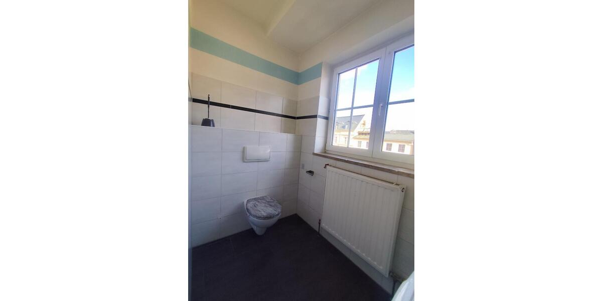 Dachgeschoßwohnung Aue-Bad Schlema Bad Schlema - 4 Zimmer, 115 m&sup2;, 600&euro; | Angebot:25751121