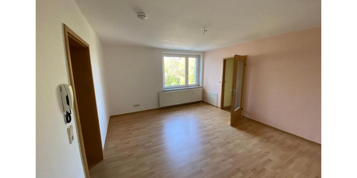 Etagenwohnung Reichenbach im Vogtland - 2 Zimmer, 49 m&sup2;, 225&euro; | Angebot:17237384