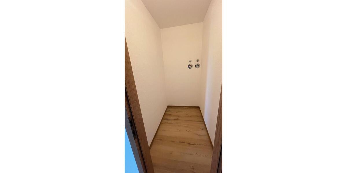 Etagenwohnung Zwickau Auerbach - 3 Zimmer, 80 m&sup2;, 570&euro; | Angebot:25963484