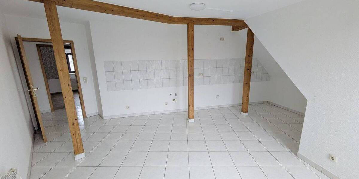 Etagenwohnung Zwickau Innenstadt - 4 Zimmer, 95 m&sup2;, 620&euro; | Angebot:26779409