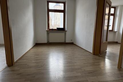 Wohnung Meerane - 2 Zimmer, 60 m&sup2;, 300&euro; | Angebot:25999255