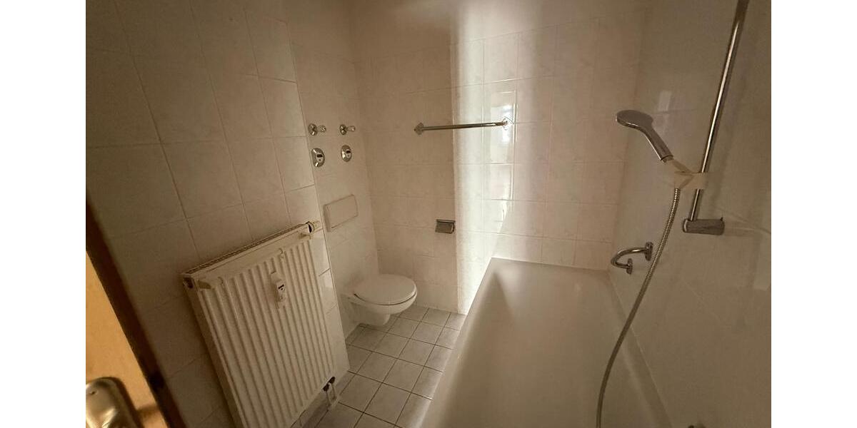 Etagenwohnung Reichenbach im Vogtland - 3 Zimmer, 57 m&sup2;, 285&euro; | Angebot:24836330