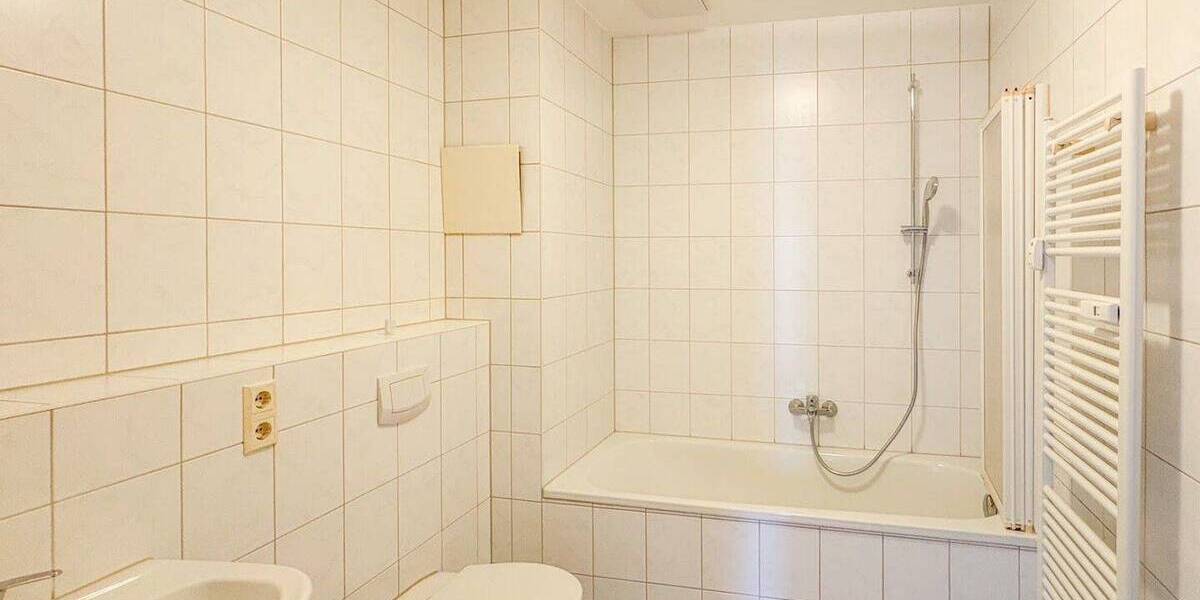 Etagenwohnung Zwickau Pölbitz - 2 Zimmer, 52 m&sup2;, 295&euro; | Angebot:25985505