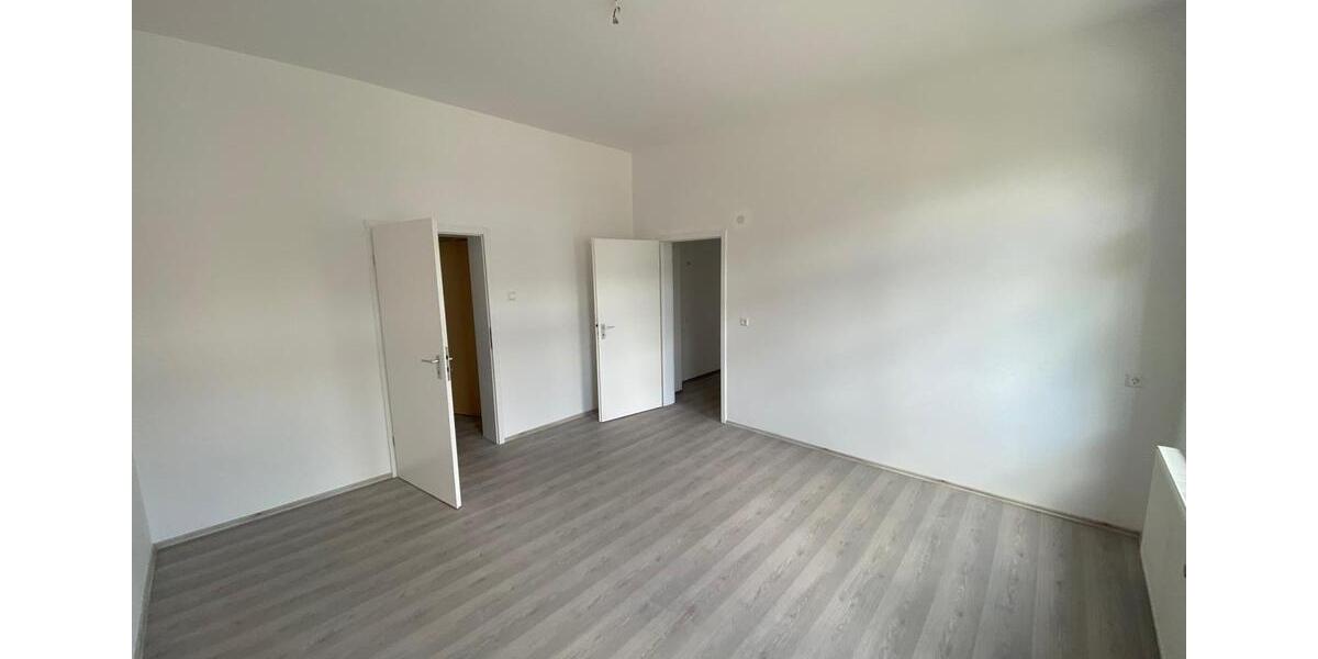 Etagenwohnung Zwickau - 4 Zimmer, 95 m&sup2;, 650&euro; | Angebot:25052648