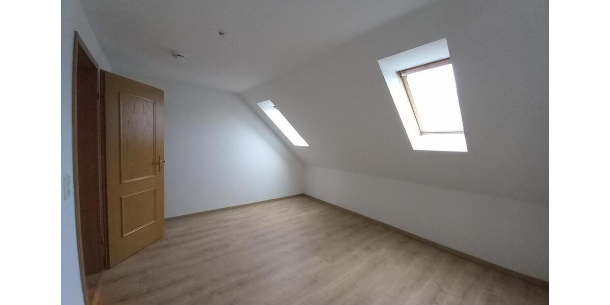 Dachgeschoßwohnung Crimmitschau - 3 Zimmer, 56 m&sup2;, 320&euro; | Angebot:20747048