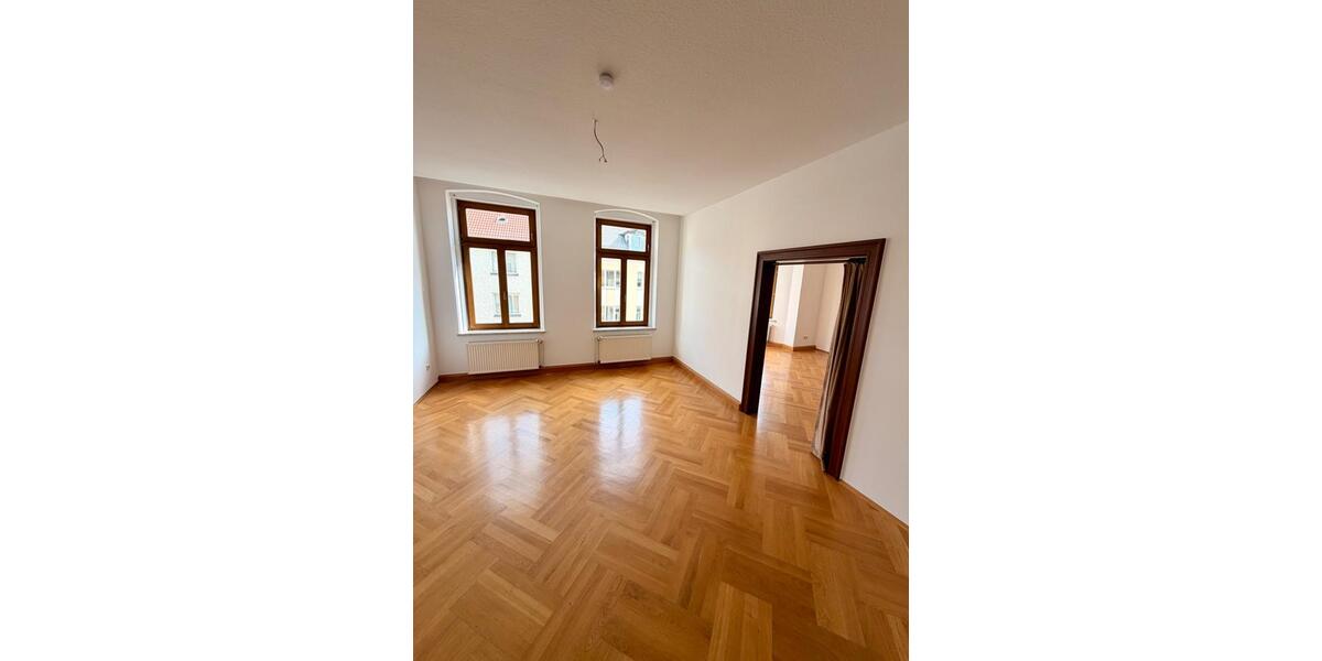 Etagenwohnung Zwickau - 4 Zimmer, 120 m&sup2;, 900&euro; | Angebot:26534400
