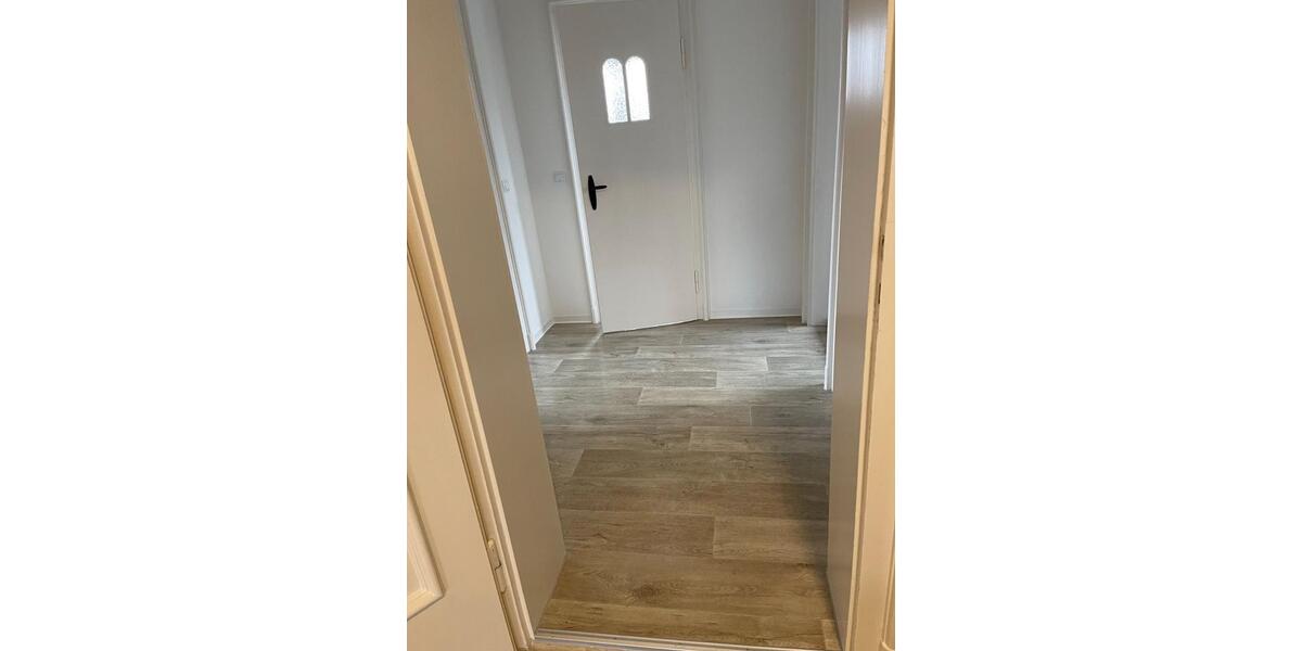 Etagenwohnung Glauchau - 3 Zimmer, 105 m&sup2;, 1.000&euro; | Angebot:24781604
