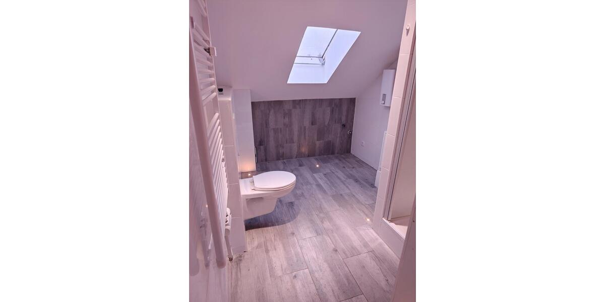 Dachgeschoßwohnung Crimmitschau - 3.5 Zimmer, 65 m&sup2;, 460&euro; | Angebot:25267386