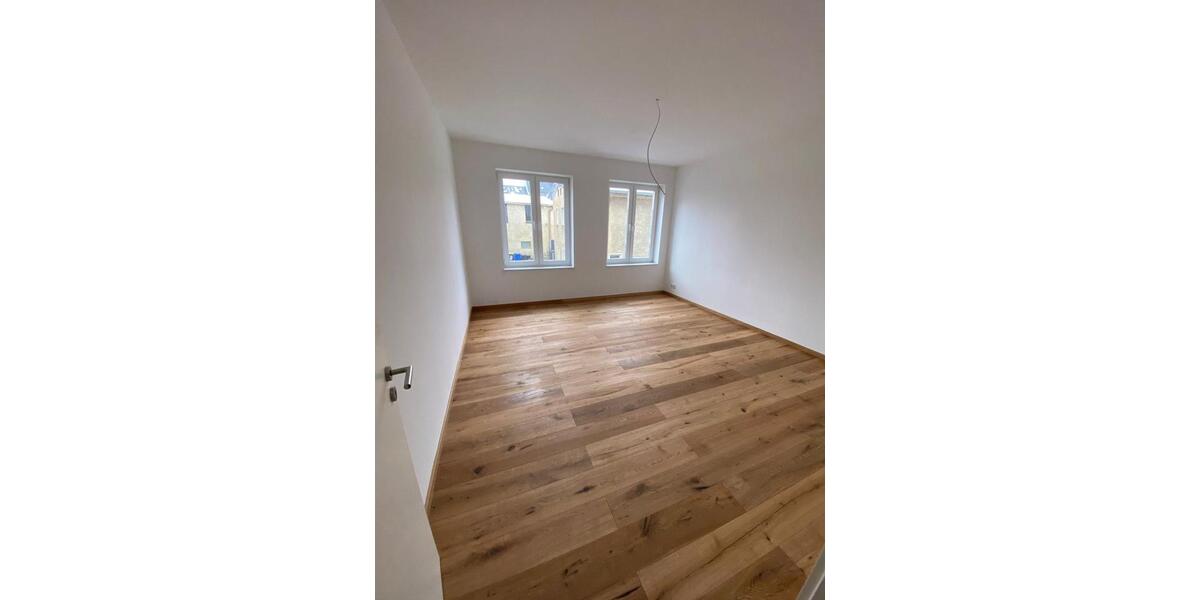 Etagenwohnung Limbach-Oberfrohna Oberfrohna - 3.5 Zimmer, 129 m&sup2;, 990&euro; | Angebot:25833887