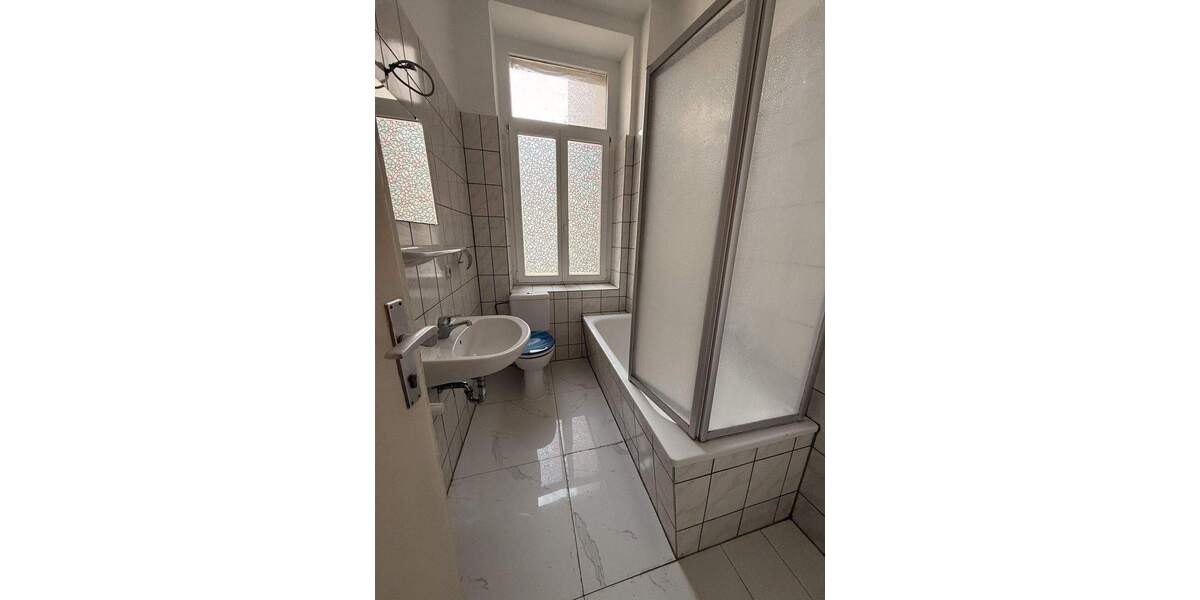 Etagenwohnung Zwickau Innenstadt - 5 Zimmer, 120 m&sup2;, 600&euro; | Angebot:25729285