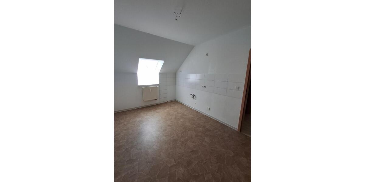 Dachgeschoßwohnung Limbach-Oberfrohna Oberfrohna - 4 Zimmer, 90 m&sup2;, 581&euro; | Angebot:24570447