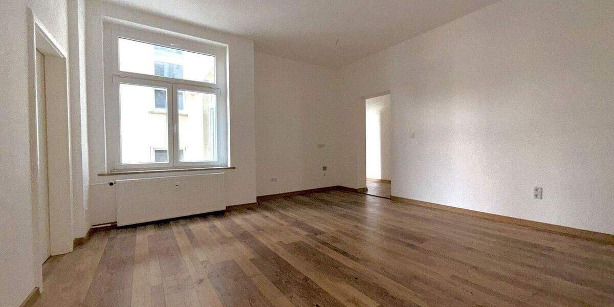 Etagenwohnung Zwickau Innenstadt - 5 Zimmer, 120 m&sup2;, 650&euro; | Angebot:25862816