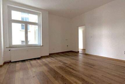 Wohnung Zwickau Innenstadt - 5 Zimmer, 120 m&sup2;, 650&euro; | Angebot:25862816