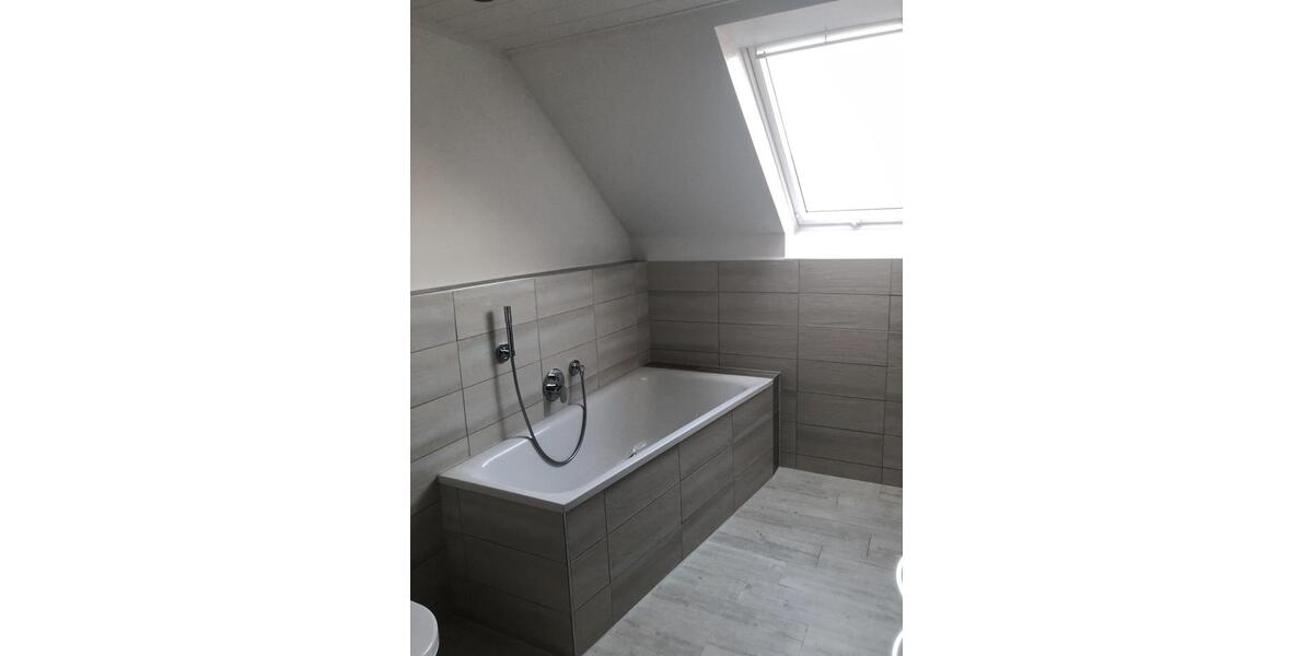 Dachgeschoßwohnung Wilkau-Haßlau Haßlau - 4 Zimmer, 105 m&sup2;, 830&euro; | Angebot:25879866