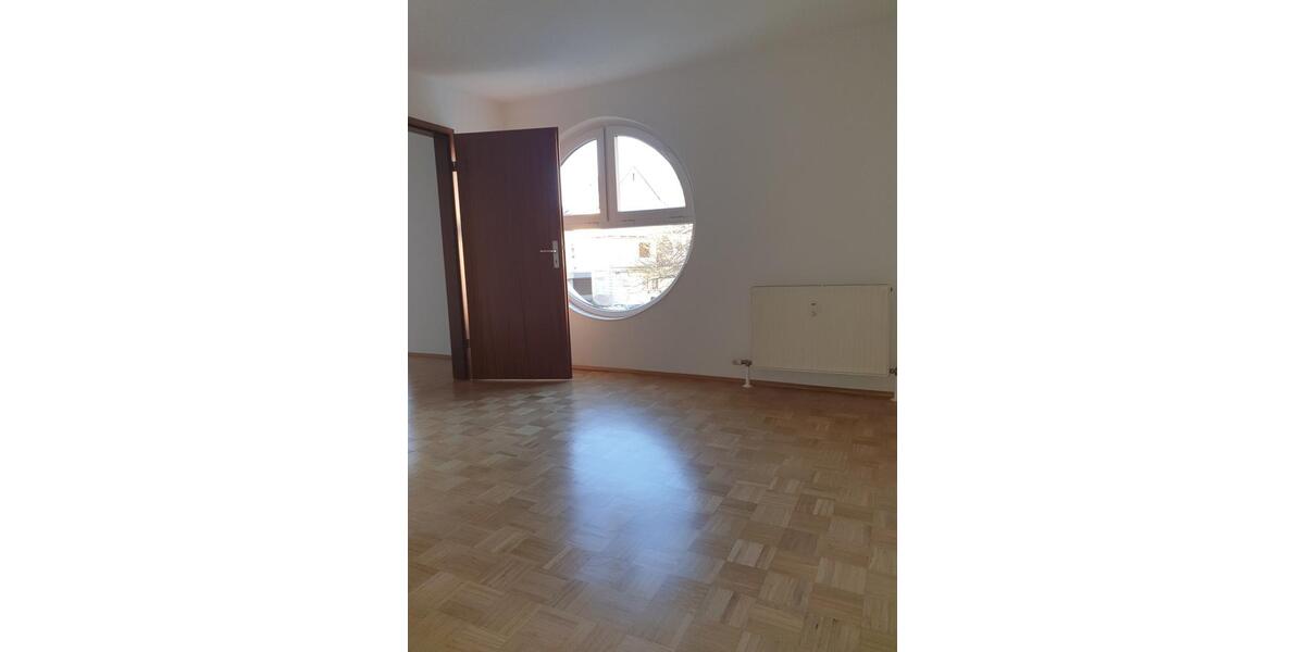Etagenwohnung Crimmitschau - 2 Zimmer, 53 m&sup2;, 290&euro; | Angebot:22698591