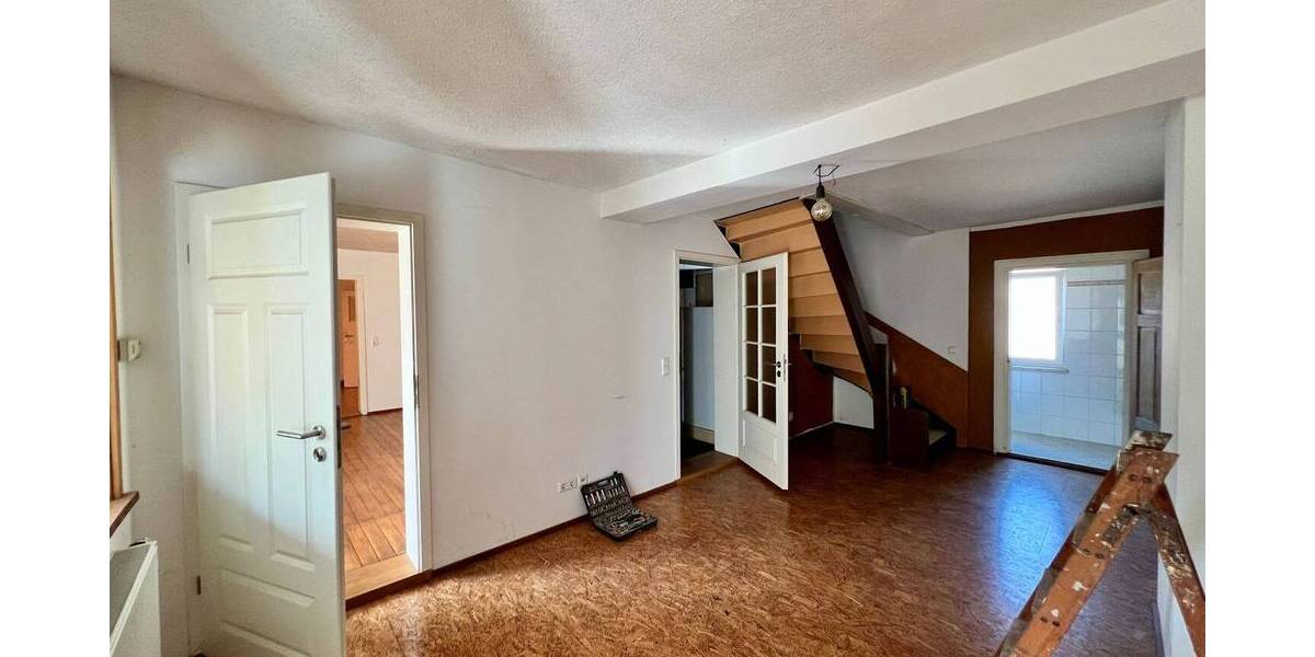 Mehrfamilienhaus, Wohnhaus Lengenfeld - 4 Zimmer, 150 m&sup2;, 85.000&euro; | Angebot:25708235