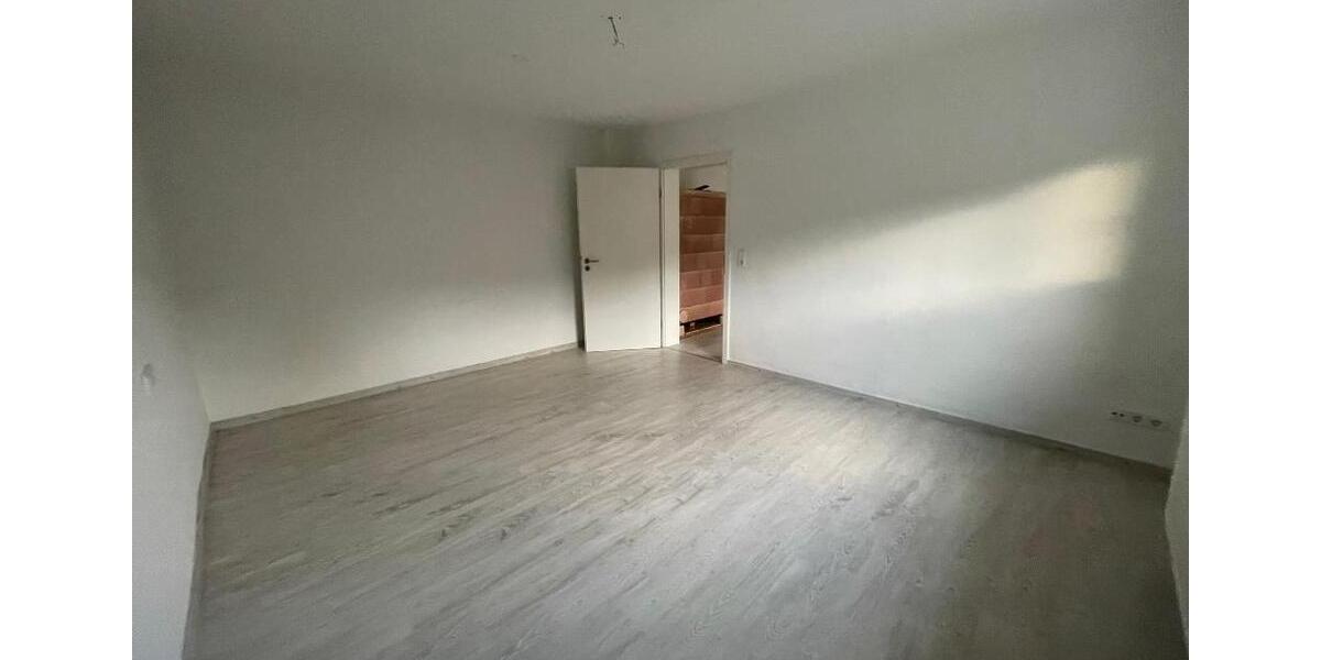 Etagenwohnung Elsterberg - 3 Zimmer, 79 m&sup2;, 375&euro; | Angebot:21227986