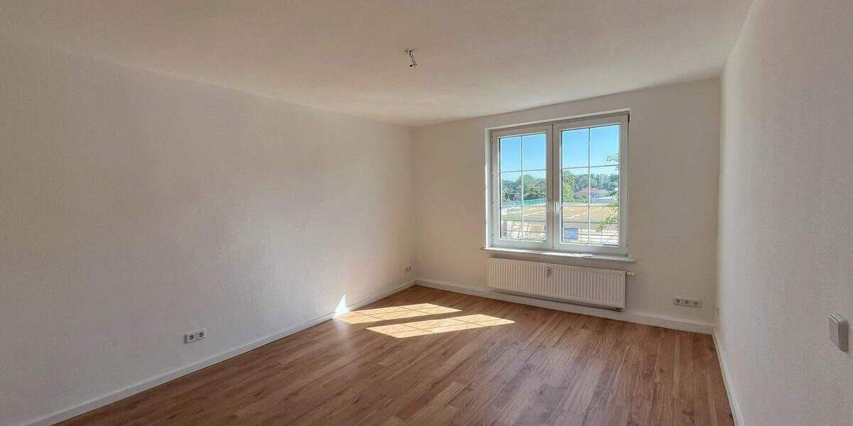 Etagenwohnung Zwickau Pölbitz - 2 Zimmer, 48 m&sup2;, 279&euro; | Angebot:25739970