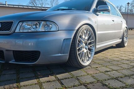 Audi RS4 146.500 km 55.900 &euro; Großenstein 07580