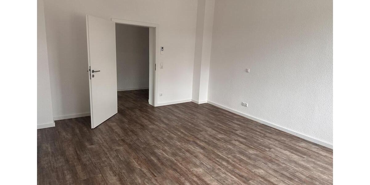 Etagenwohnung Meerane - 2 Zimmer, 89 m&sup2;, 668&euro; | Angebot:25381772