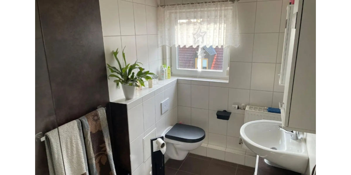 Etagenwohnung Meerane - 2.5 Zimmer, 66 m&sup2;, 390&euro; | Angebot:25145913