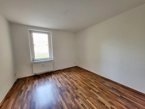 Etagenwohnung Reichenbach im Vogtland - 3 Zimmer, 71 m&sup2;, 425&euro; | Angebot:25442741