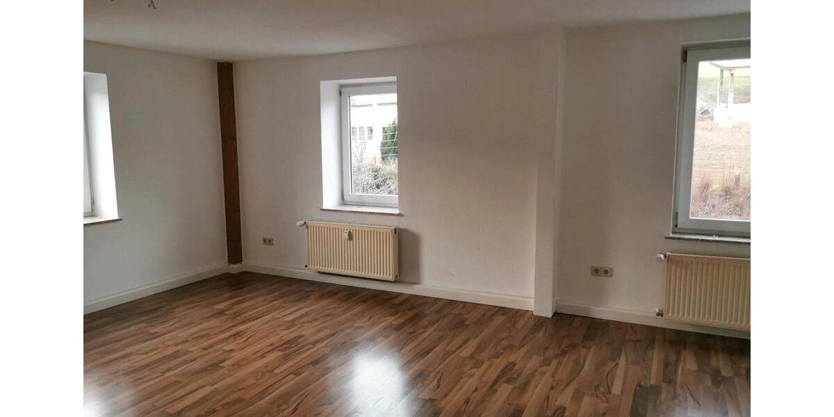Etagenwohnung Glauchau - 4 Zimmer, 90 m&sup2;, 450&euro; | Angebot:25790609