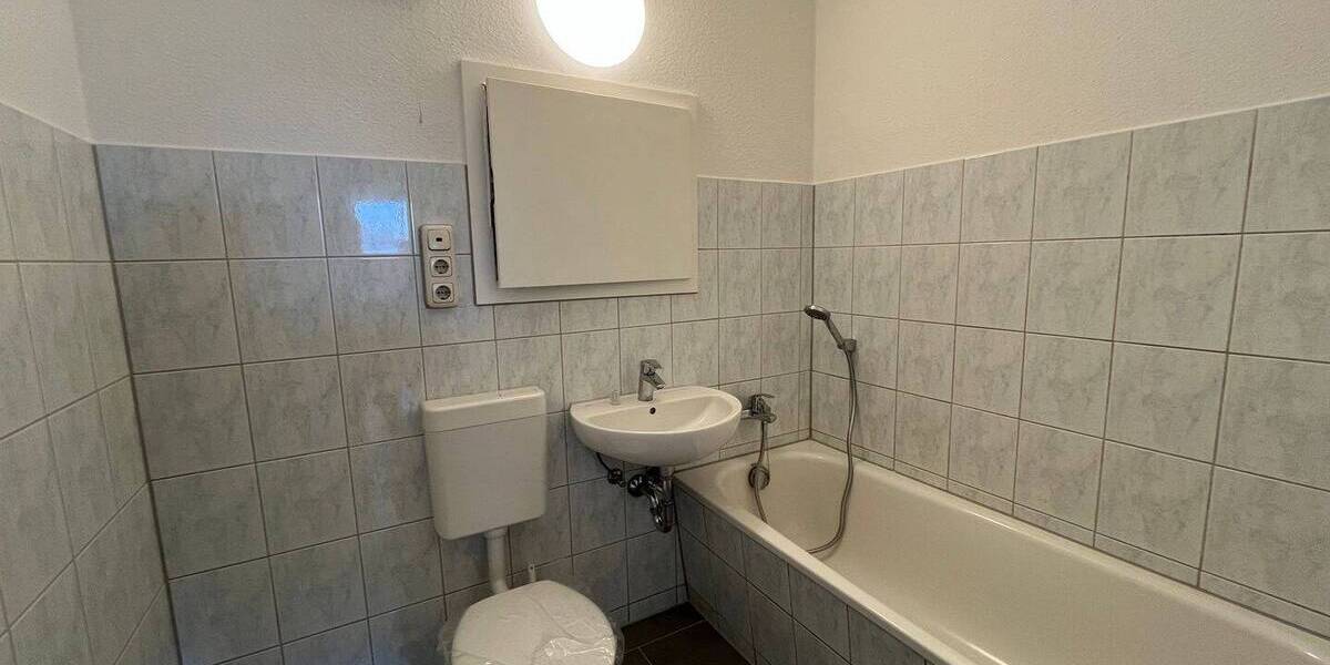 Etagenwohnung Zwickau Pölbitz - 3 Zimmer, 70 m&sup2;, 319&euro; | Angebot:25997844