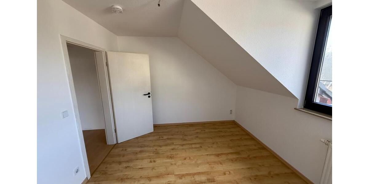Dachgeschoßwohnung Zwickau Zwickau-Nord - 3 Zimmer, 99 m&sup2;, 620&euro; | Angebot:25753769
