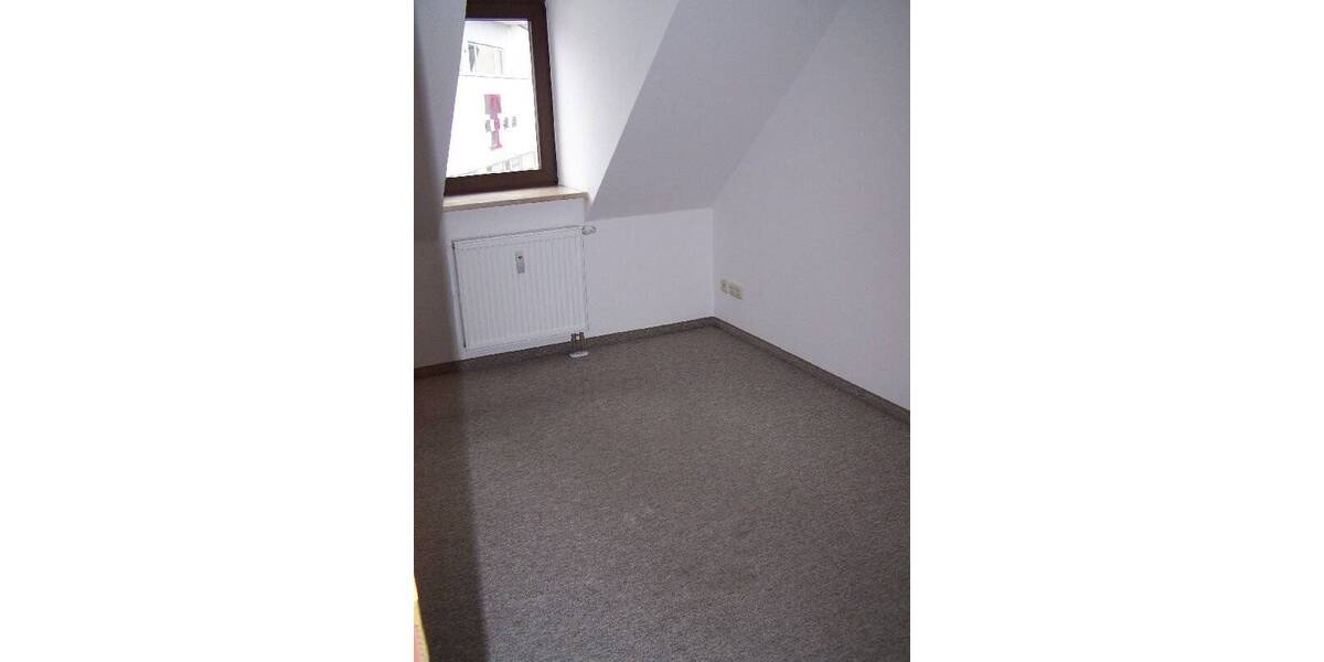 Etagenwohnung Zwickau Innenstadt - 3 Zimmer, 88 m&sup2;, 550&euro; | Angebot:25670162