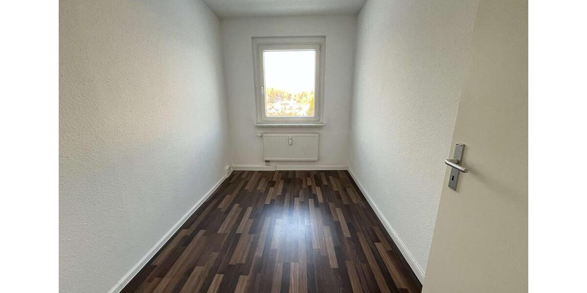 Etagenwohnung Reinsdorf - 6 Zimmer, 112 m&sup2;, 680&euro; | Angebot:24535095