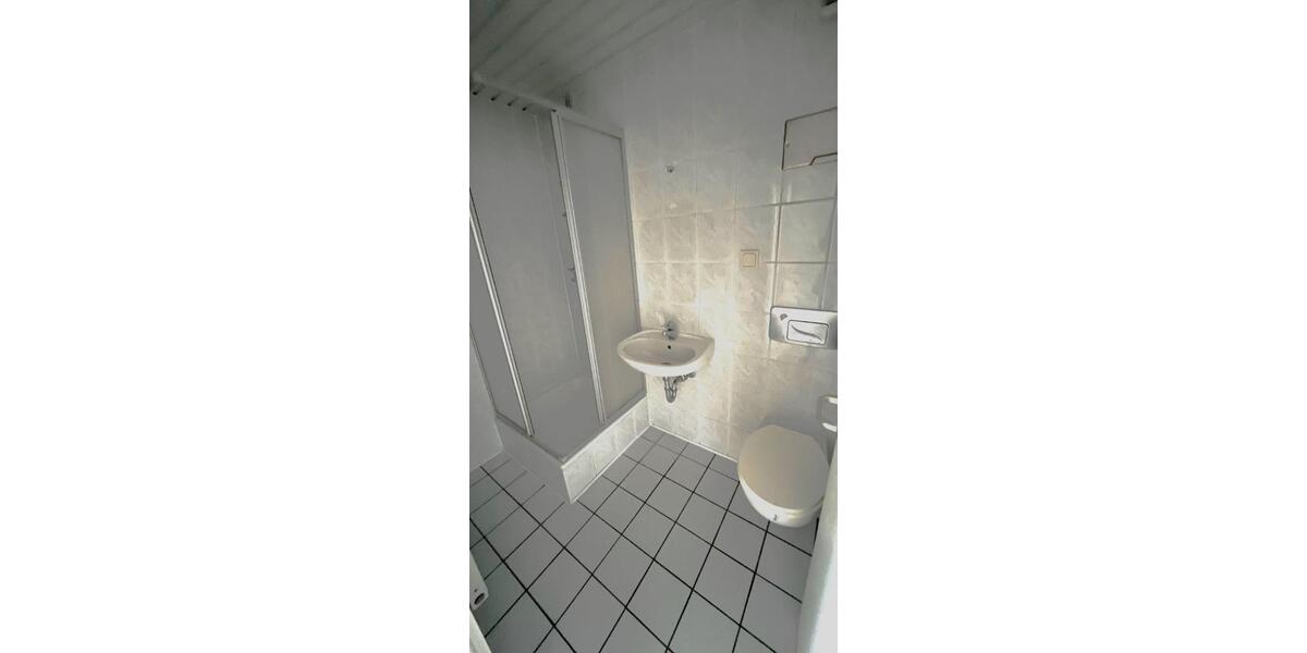 Dachgeschoßwohnung Werdau - 2 Zimmer, 35 m&sup2;, 200&euro; | Angebot:24817062