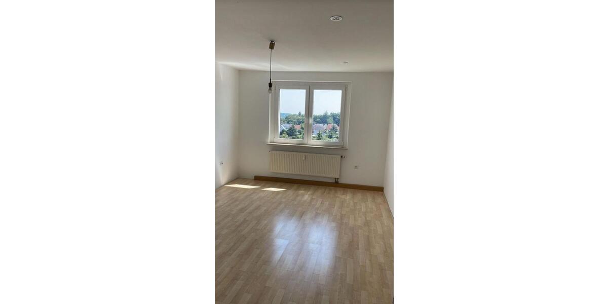 Etagenwohnung Crimmitschau - 3 Zimmer, 54 m&sup2;, 350&euro; | Angebot:25749749