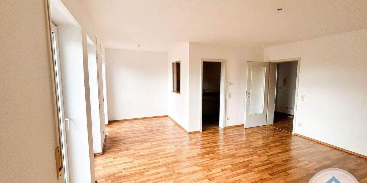 Etagenwohnung Zwickau Marienthal - 2 Zimmer, 60 m&sup2;, 330&euro; | Angebot:25815142