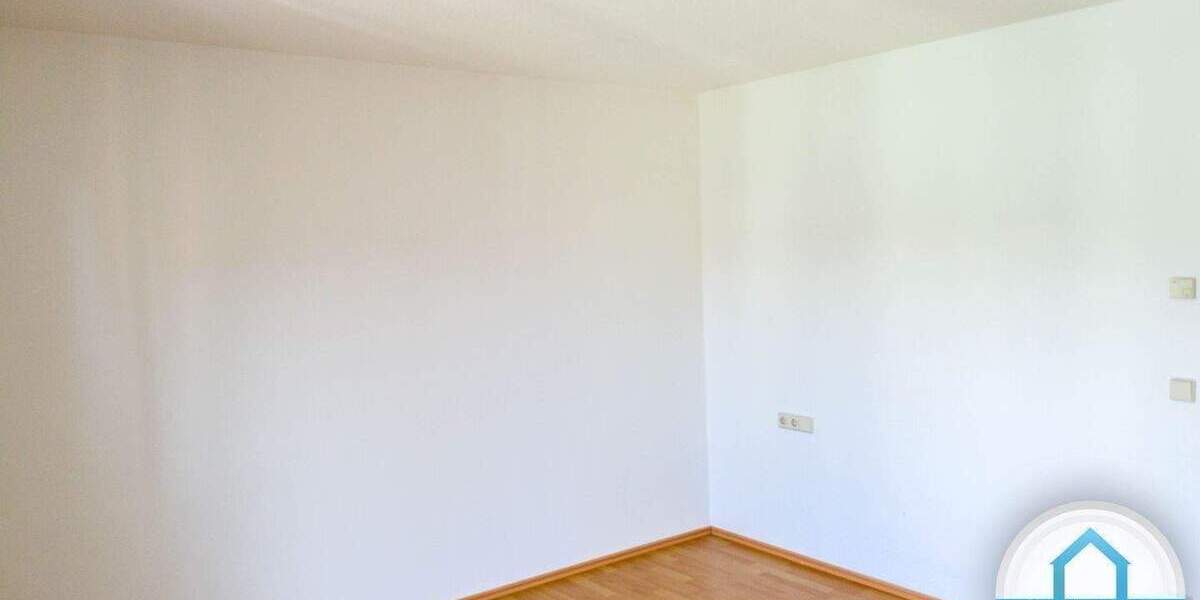 Etagenwohnung Zwickau Marienthal - 2 Zimmer, 60 m&sup2;, 403&euro; | Angebot:25815140