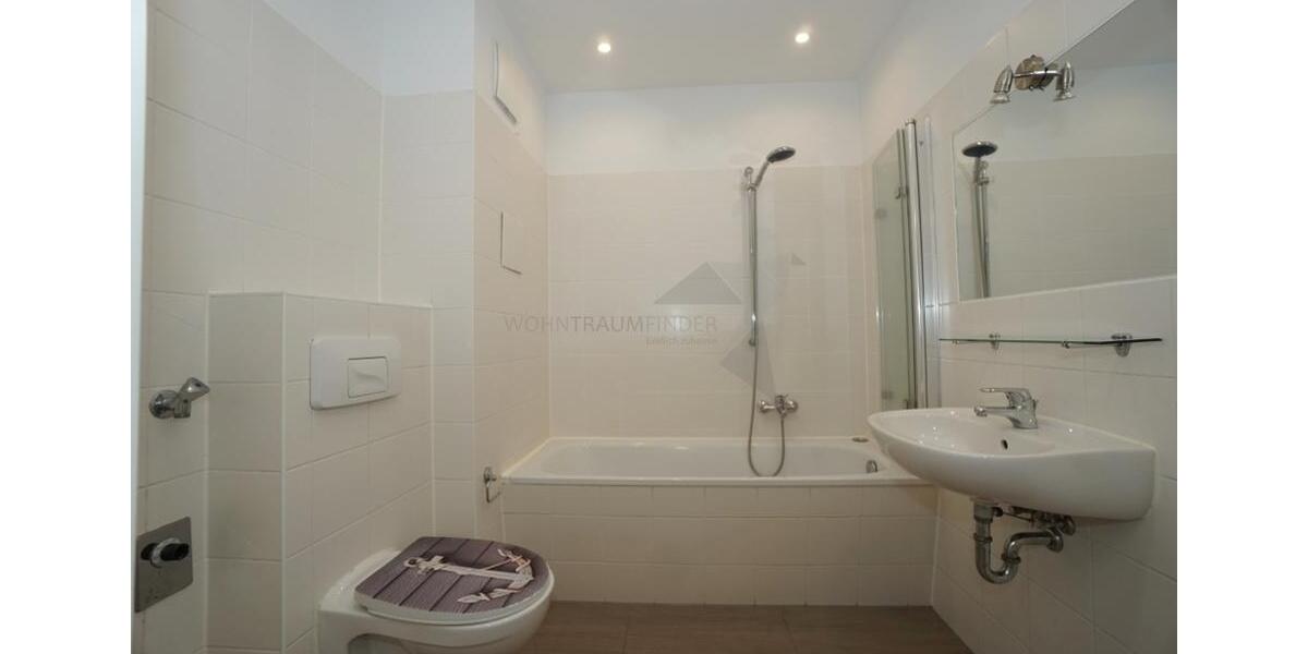 Dachgeschoßwohnung Zwickau - 4 Zimmer, 104 m&sup2;, 630&euro; | Angebot:24440954