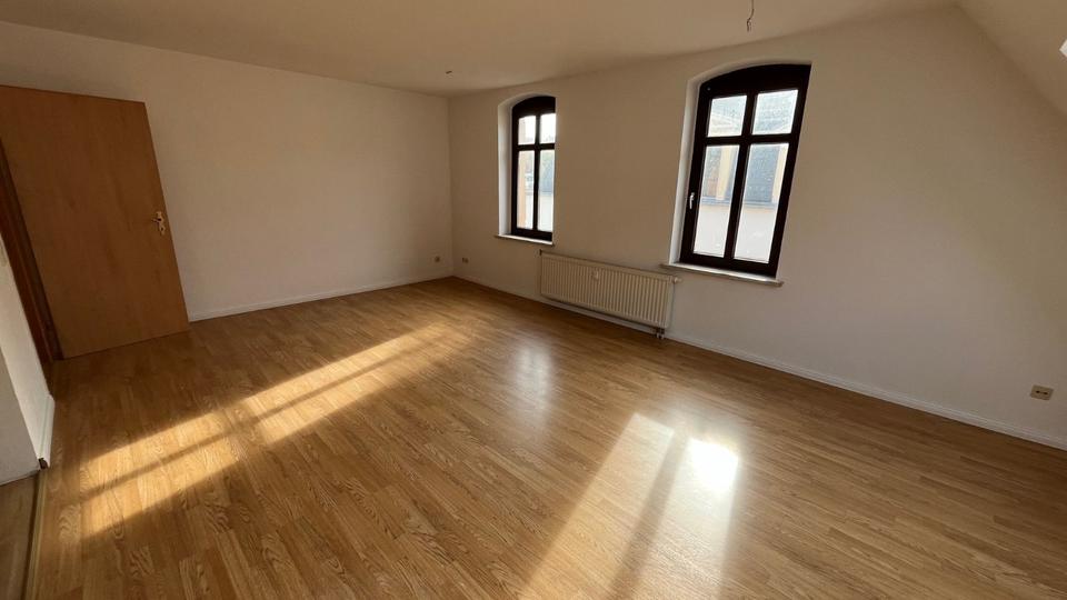 Etagenwohnung Werdau - 2 Zimmer, 51 m&sup2;, 260&euro; | Angebot:23183632