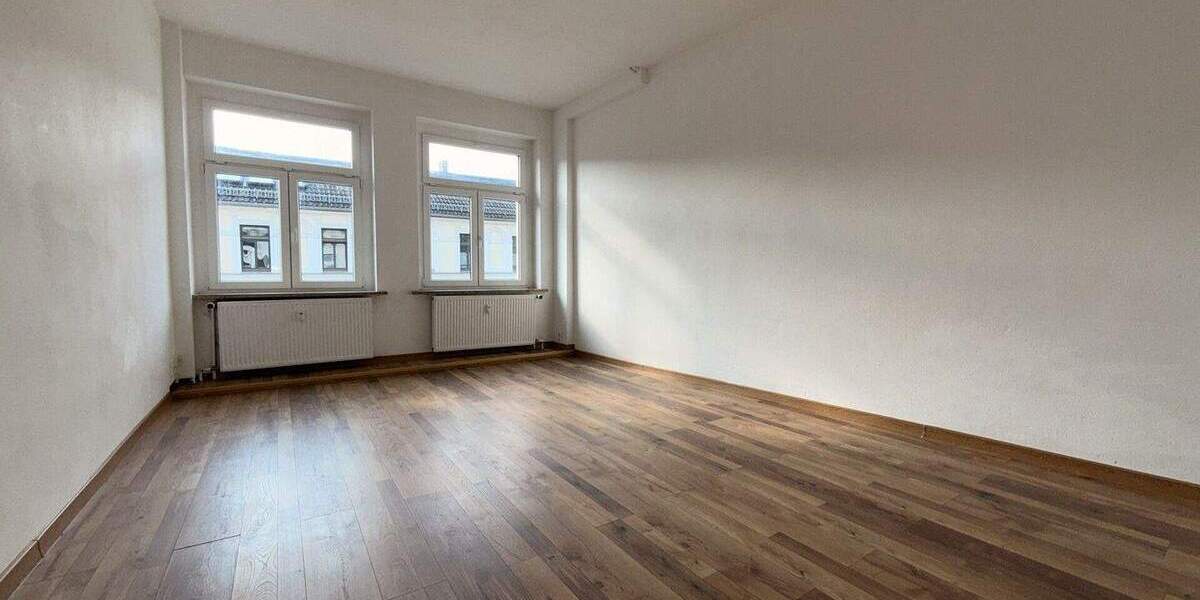Etagenwohnung Zwickau Innenstadt - 5 Zimmer, 120 m&sup2;, 650&euro; | Angebot:25862816
