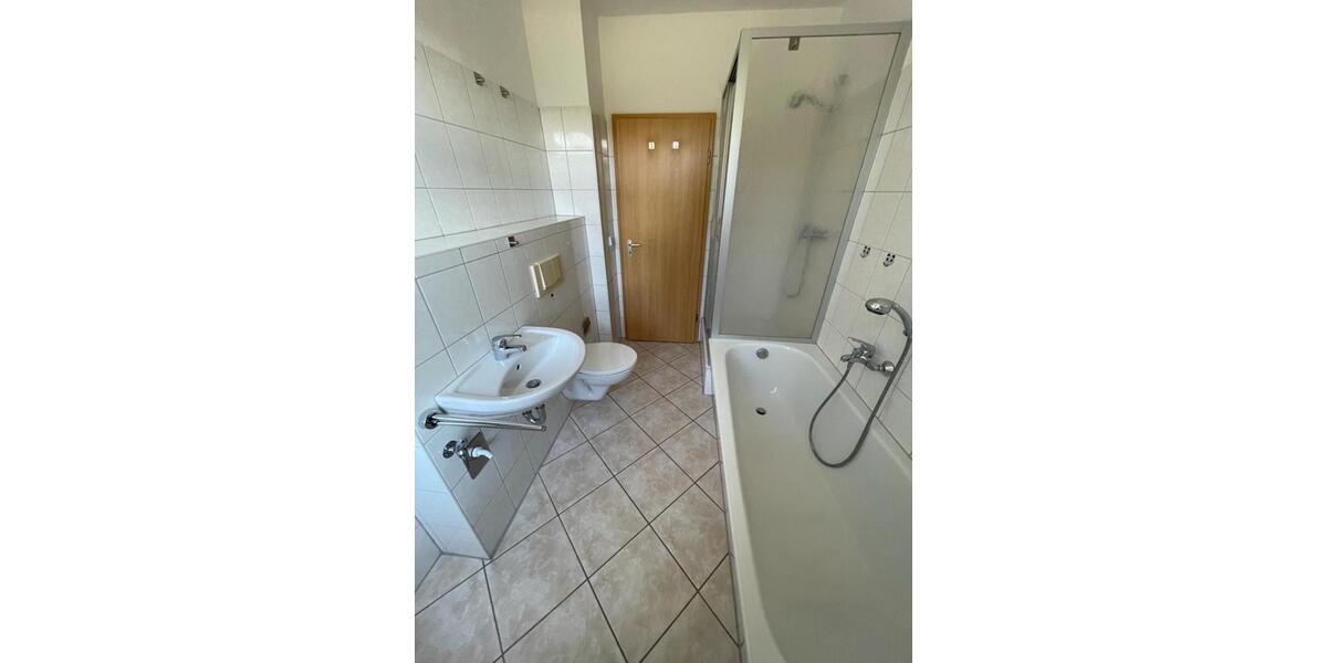 Hochparterre Hartmannsdorf - 3 Zimmer, 66 m&sup2;, 399&euro; | Angebot:25636229