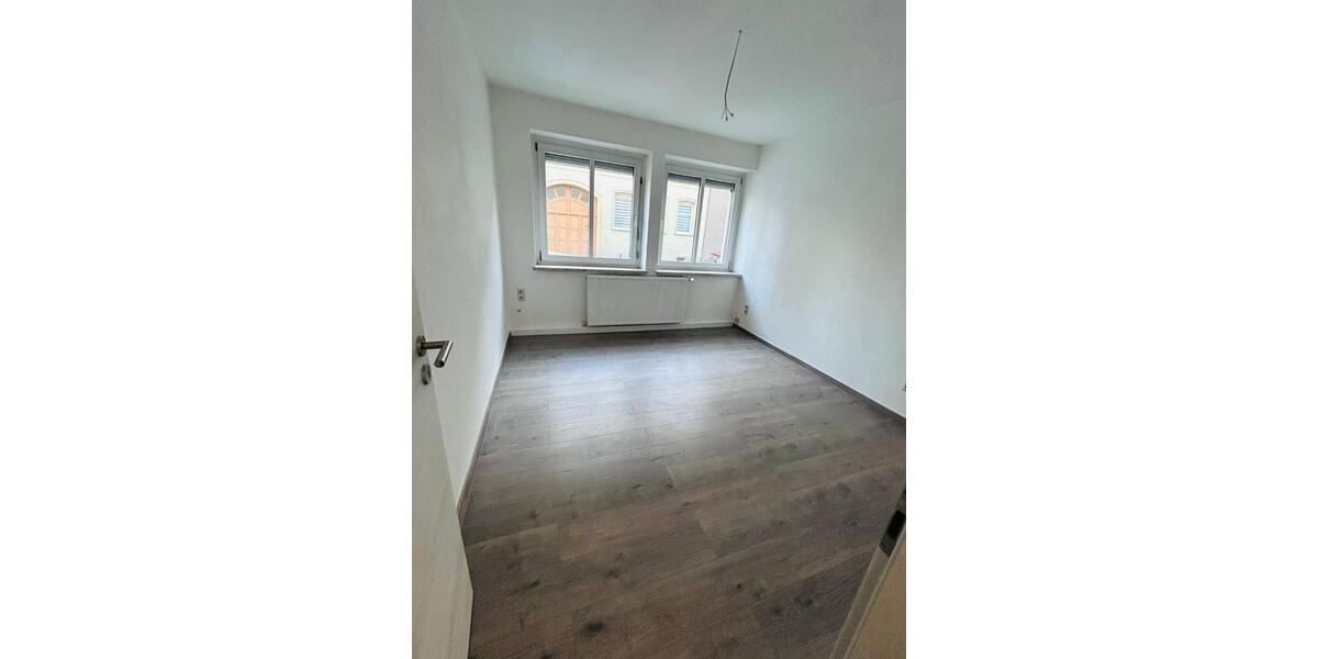 Erdgeschoßwohnung Meerane - 2 Zimmer, 50 m&sup2;, 395&euro; | Angebot:25270944