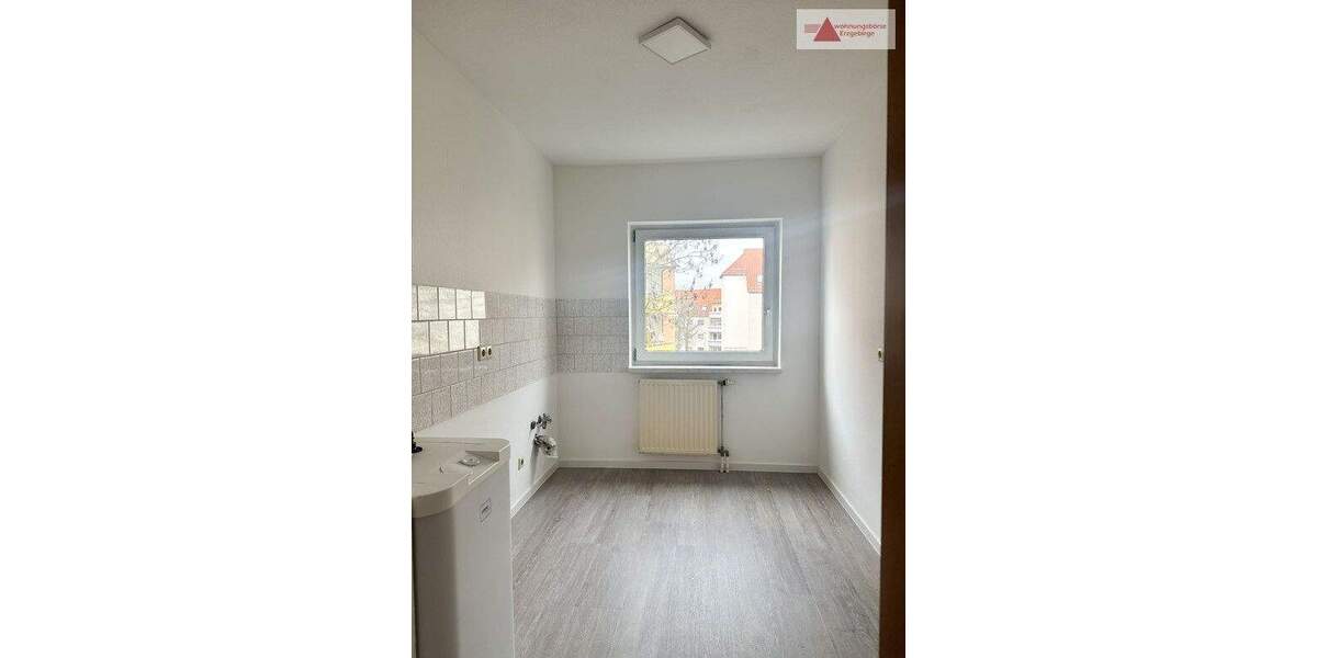 Etagenwohnung Zwickau Eckersbach - 3 Zimmer, 70 m&sup2;, 455&euro; | Angebot:25688346
