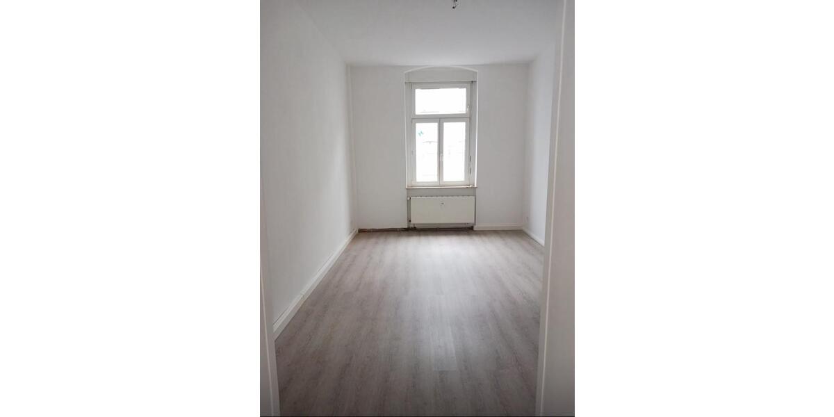 Erdgeschoßwohnung Crimmitschau - 4 Zimmer, 92 m&sup2;, 550&euro; | Angebot:25880999