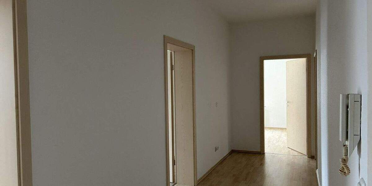 Etagenwohnung Zwickau Pölbitz - 3 Zimmer, 93 m&sup2;, 560&euro; | Angebot:25707538