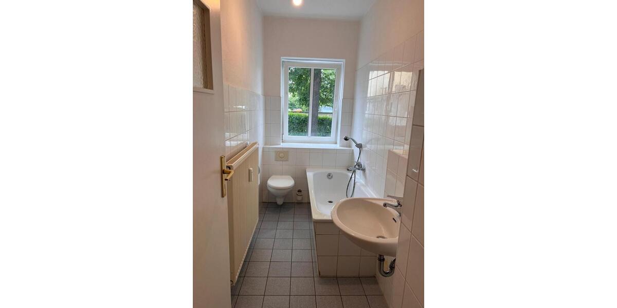 Etagenwohnung Glauchau - 3 Zimmer, 64 m&sup2;, 370&euro; | Angebot:24487629