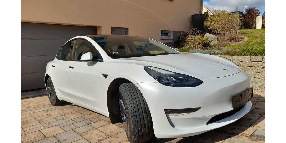 Tesla Model 3 32.000 km 31.950 &euro; Fraureuth 08427