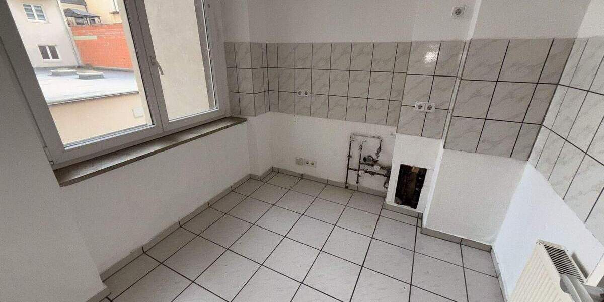 Etagenwohnung Zwickau Innenstadt - 5 Zimmer, 120 m&sup2;, 600&euro; | Angebot:25729285