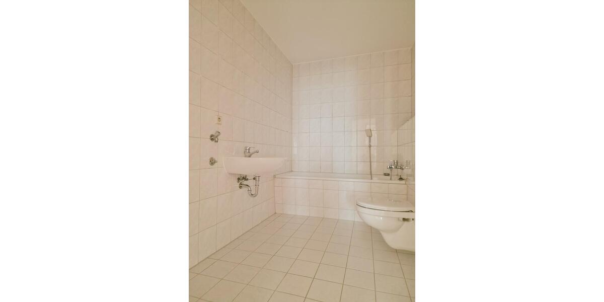 Etagenwohnung Glauchau - 3 Zimmer, 68 m&sup2;, 374&euro; | Angebot:23137907