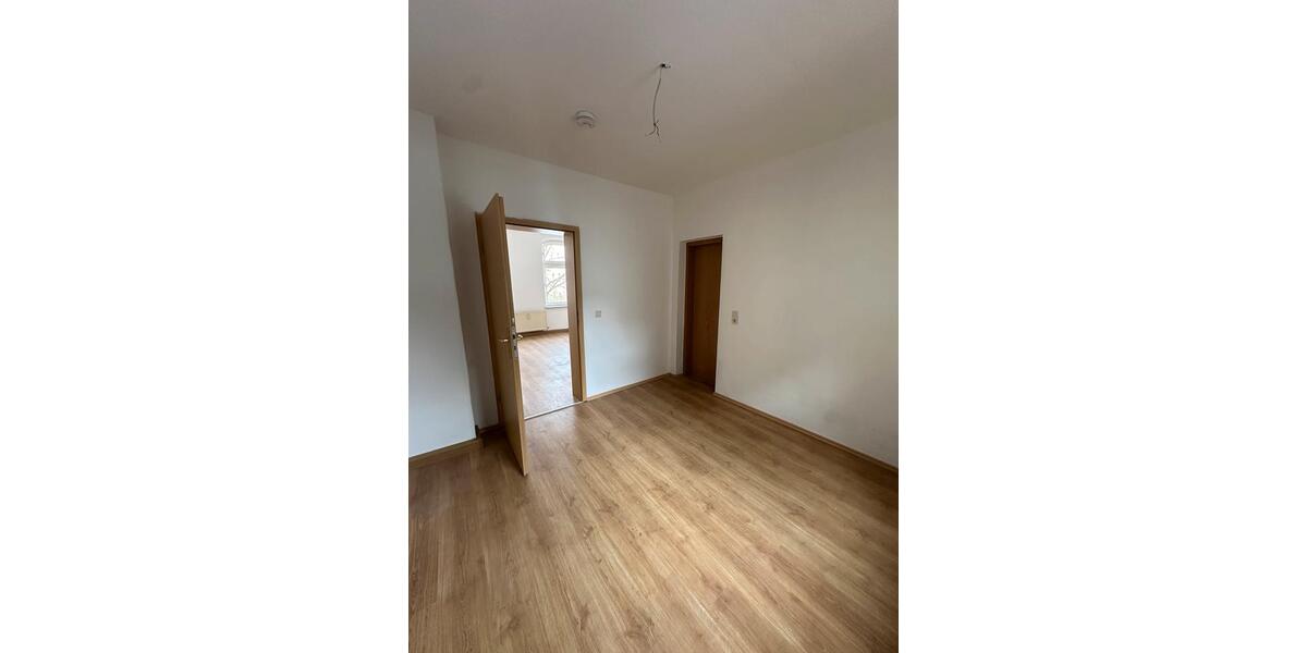 Etagenwohnung Hohenstein-Ernstthal Ernstthal - 3 Zimmer, 71 m&sup2;, 349&euro; | Angebot:25286138